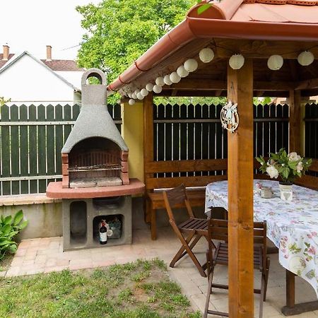 Vanilia Apartman Eger Esterno foto