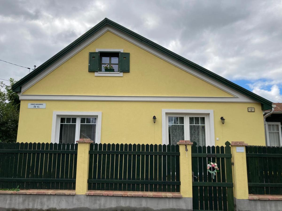 Vanilia Apartman Eger Esterno foto