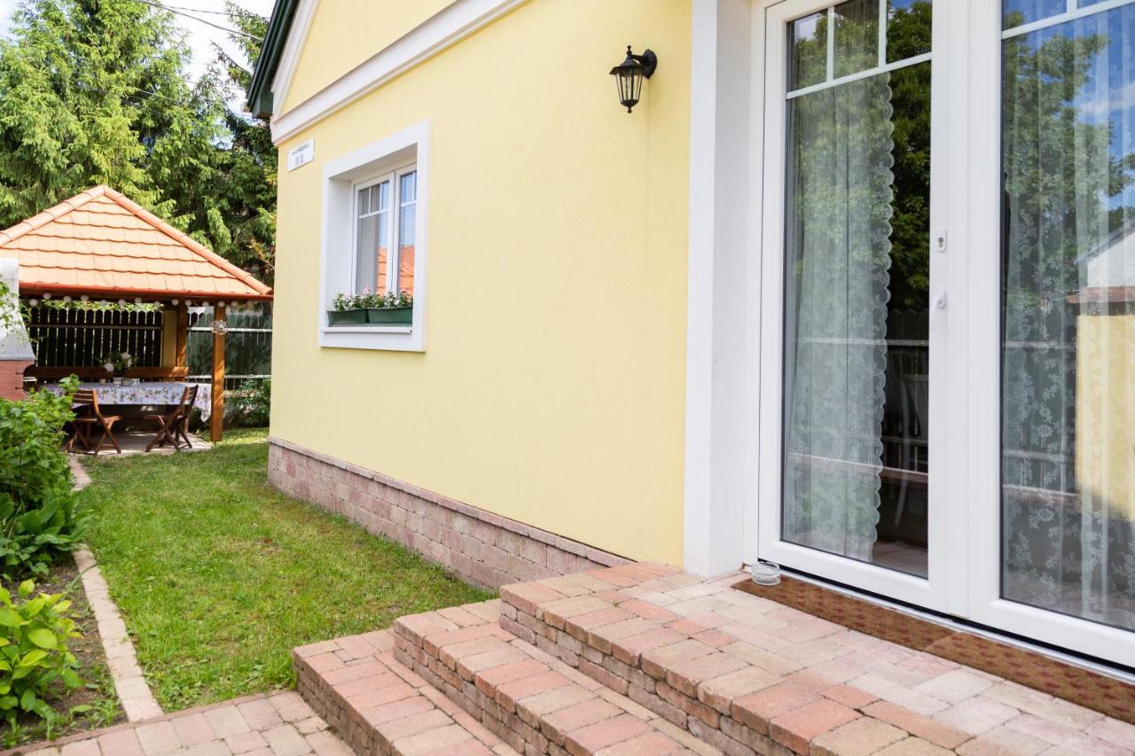 Vanilia Apartman Eger Esterno foto