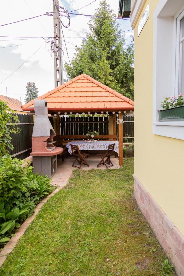 Vanilia Apartman Eger Esterno foto